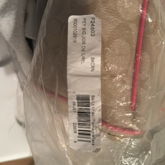 NWT Coach PEYTON JORDAN 2xZIP CARRYALL SIGNATURE F24603 LT KH/Pom Below $378 Ret - Picture 4 of 4